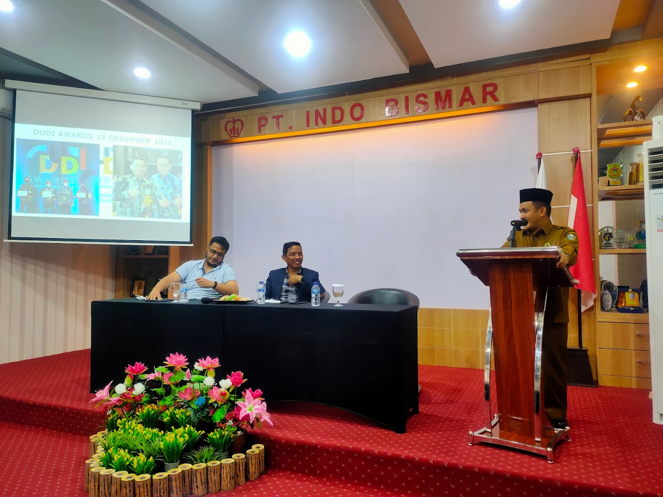 Penyerahan Penghargaan DUDI Award